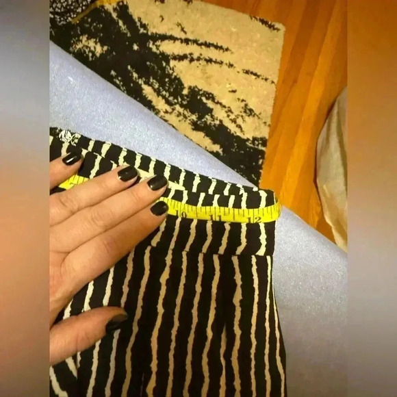 San Joy Striped Shorts/Skirt - Picture 6 of 7